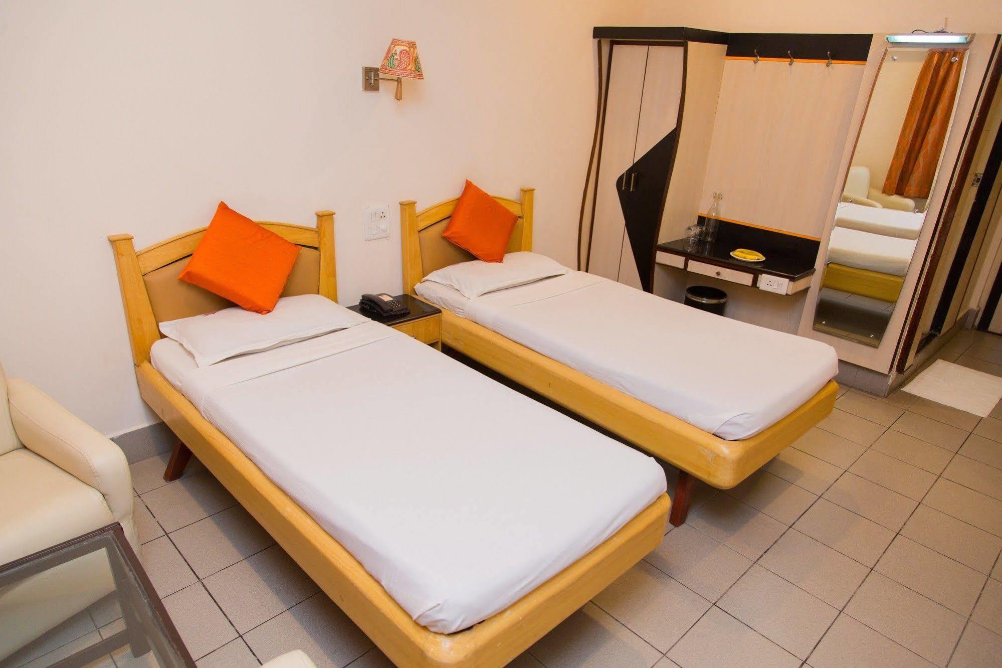 Fabhotel Kinnera Comforts Railway Station Visakhapatnam Exterior foto