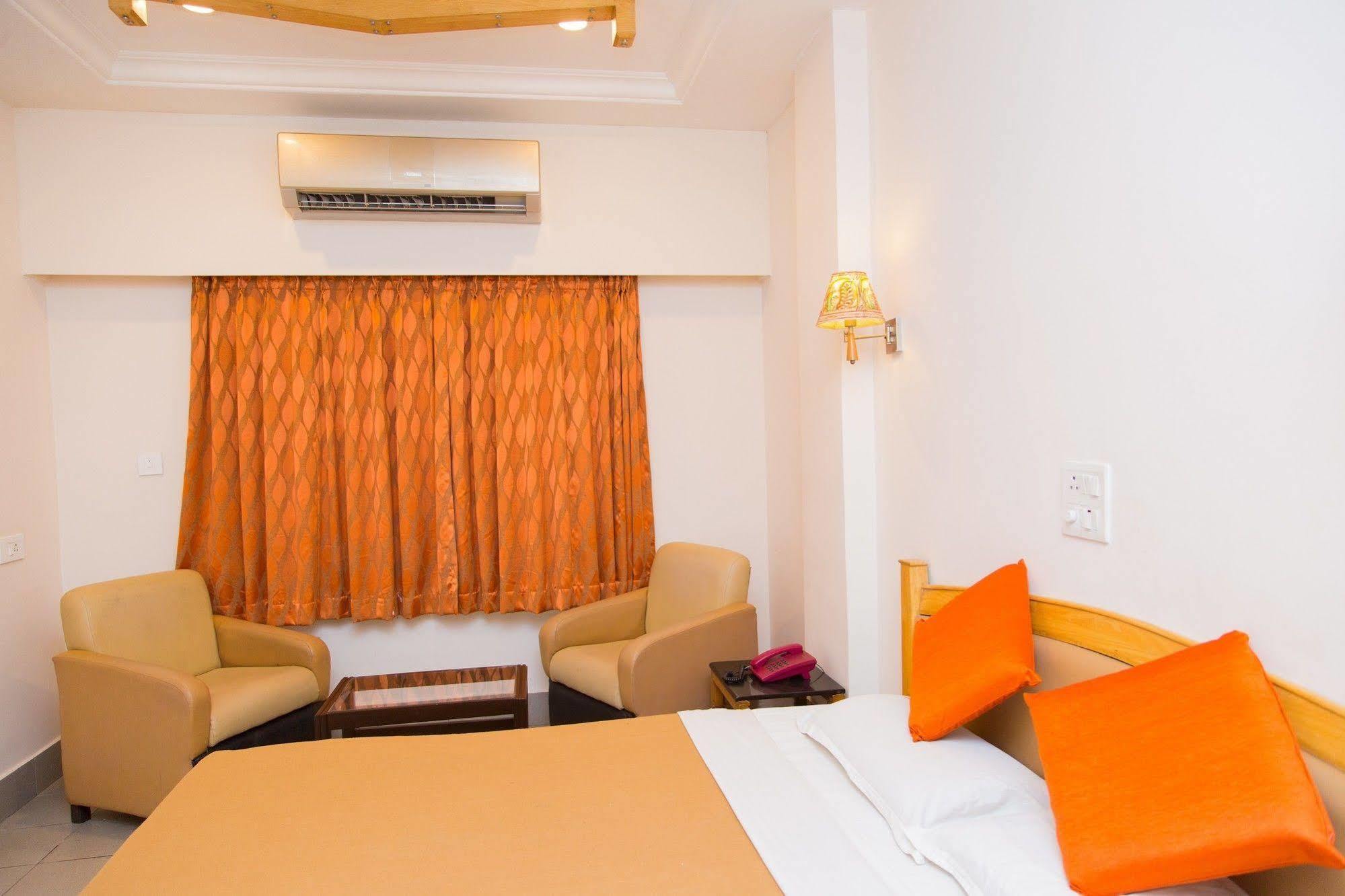 Fabhotel Kinnera Comforts Railway Station Visakhapatnam Exterior foto
